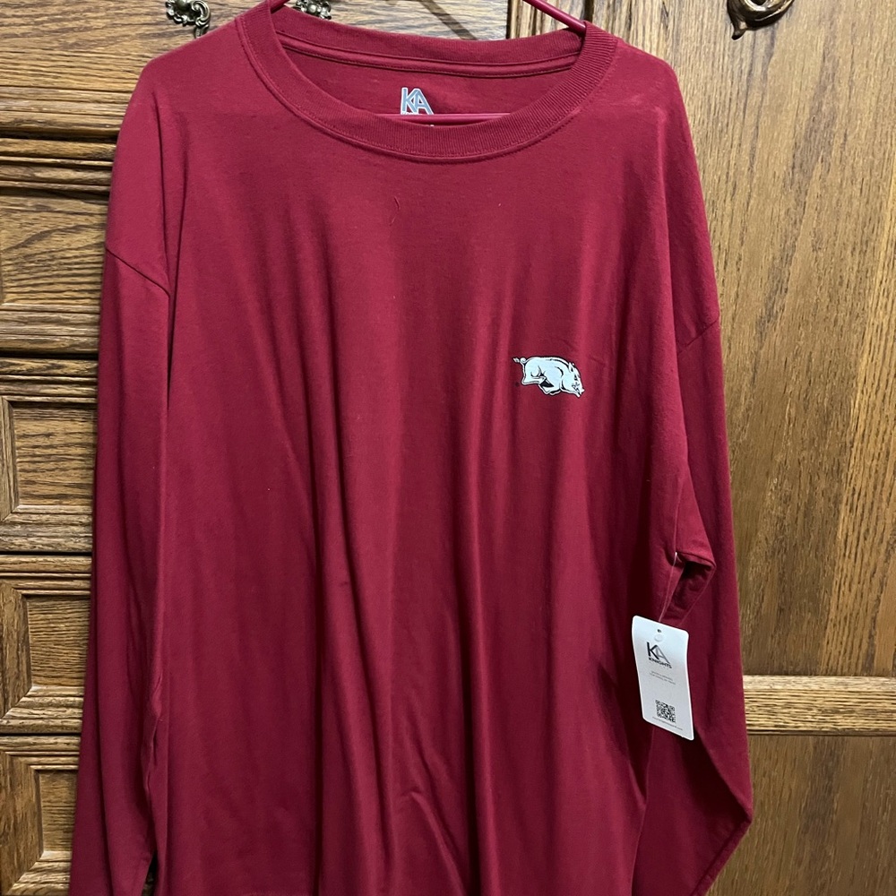 Knights Apparel burgundy Arkansas Razorback NWT 2XLarge long sleeve shirt